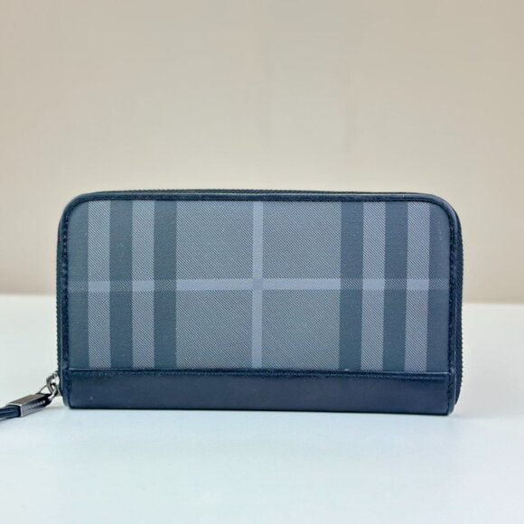 Burberry Signature Logo Wallet - Picture 1 of 7